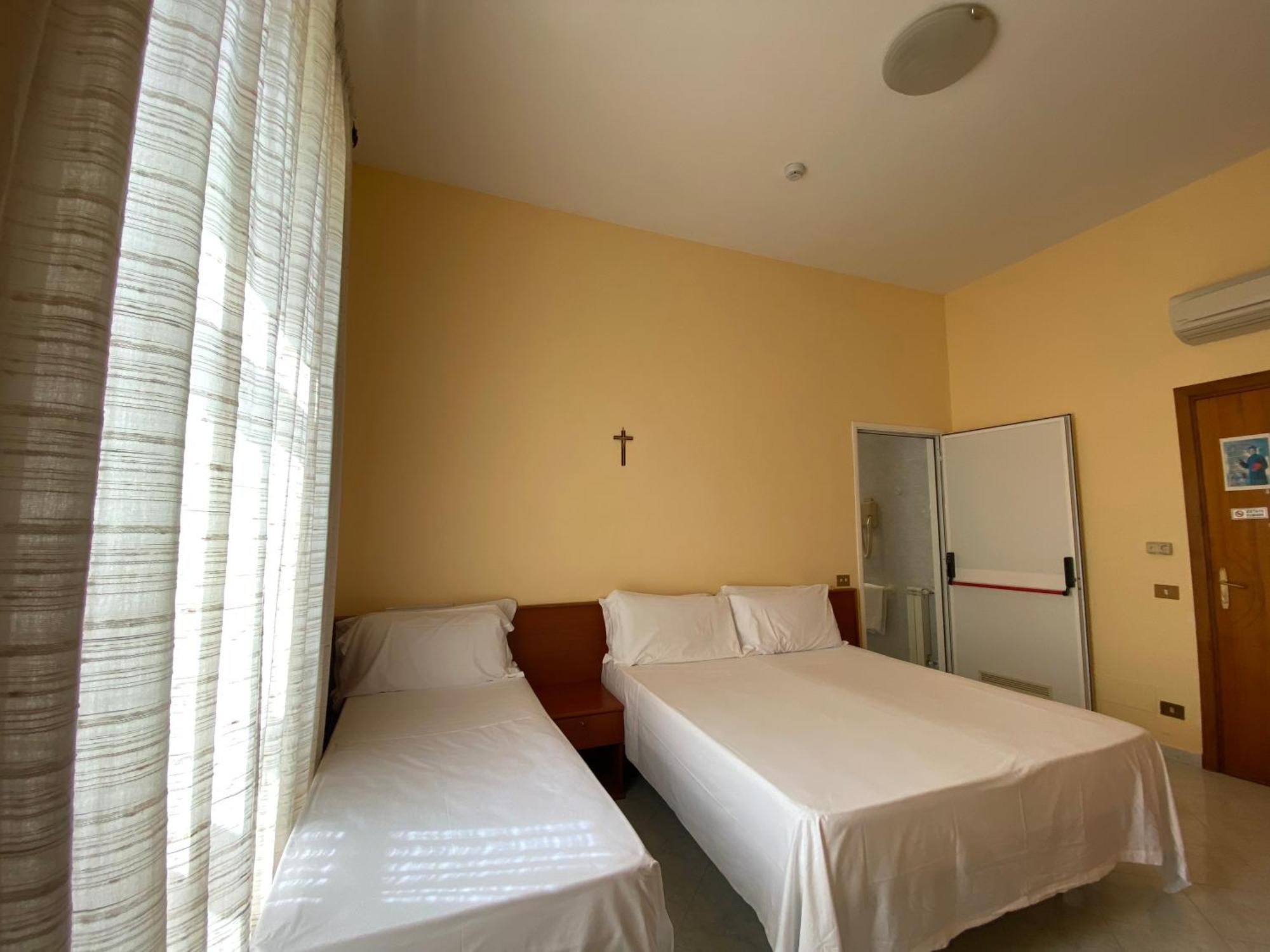Casa Per Ferie Suore Salesiane Dei Sacri Cuori Bed and breakfast *