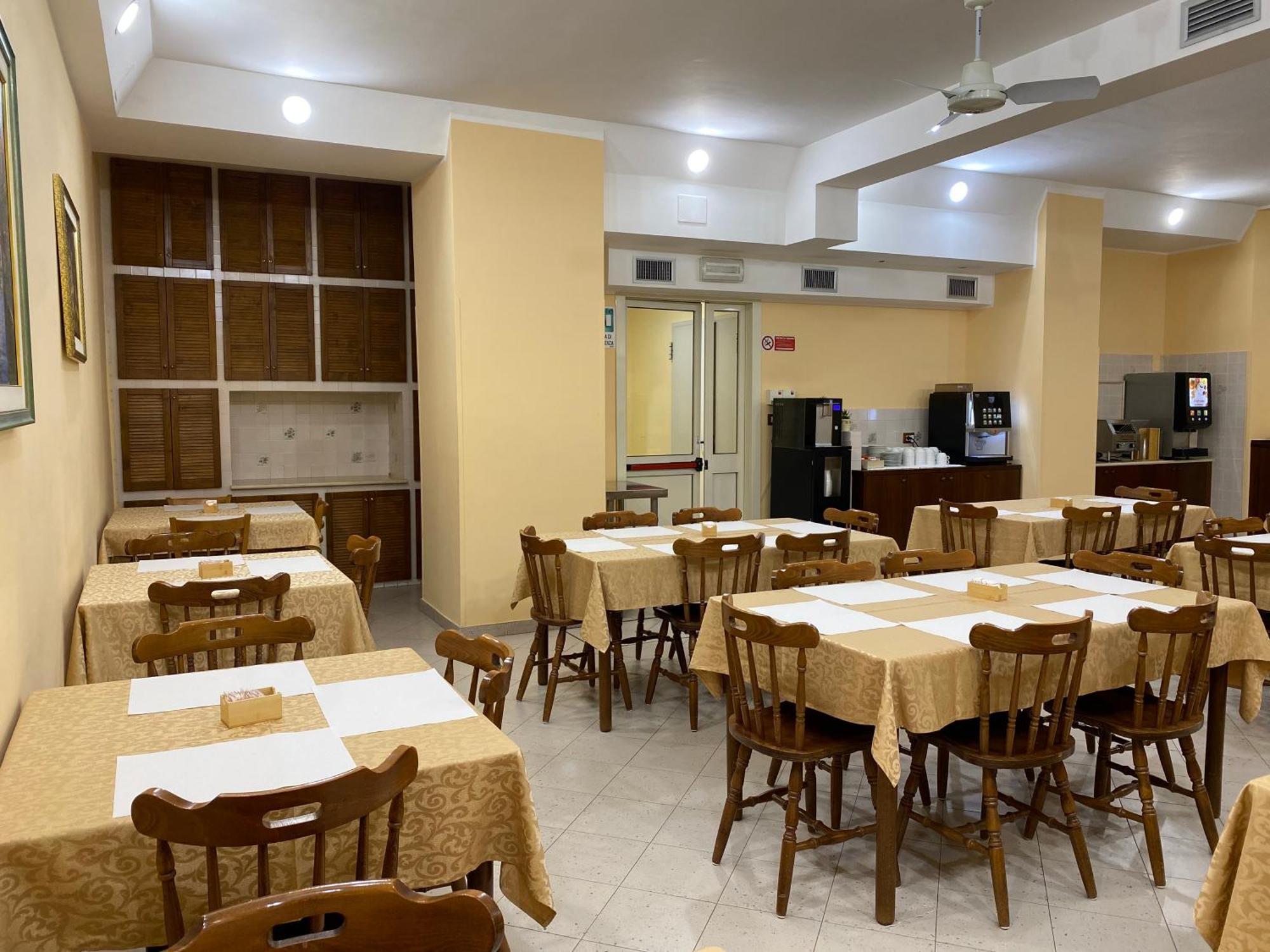 Alojamento de Acomodação e Pequeno-almoço Casa Per Ferie Suore Salesiane Dei Sacri Cuori *